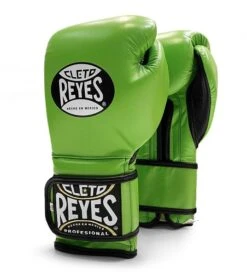 Cleto Reyes Velcro Sparring Boxing Gloves -Venum Shop cleto velcro green 3