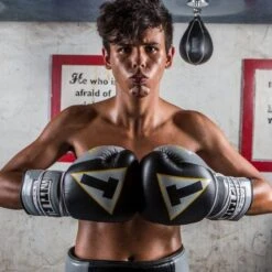 TITLE Icon I-Tech Lace Training Gloves -Venum Shop iitgl lifestyle 1