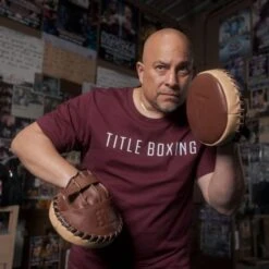 TITLE Boxing Retro Old School Punch Mitts -Venum Shop old mitts 4