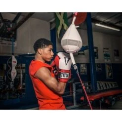 TITLE Boxing Professional Series GEL Training Gloves 5 TITLE Boxing Professional Series GEL Training Gloves -Venum Shop pgstg 1