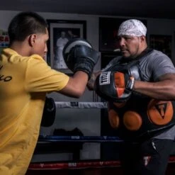 TITLE Ionic Strike Punch Mitts -Venum Shop tb734 5