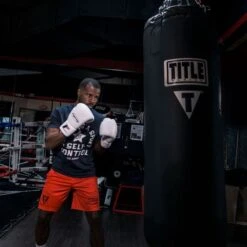 TITLE Traditional Heavy Punchbag 8 TITLE Traditional Heavy Punchbag -Venum Shop title traditional heavy punchbag 4